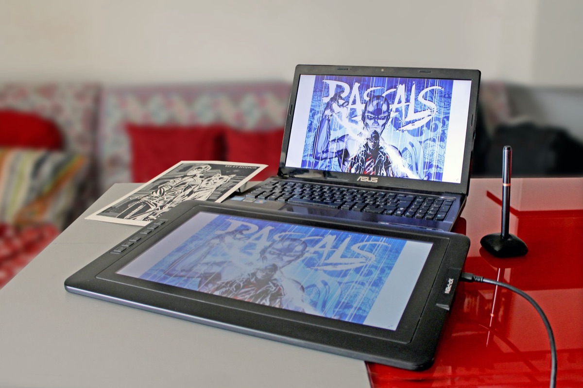 Digital art tablet and stylus used by a German game YouTuber for content creation