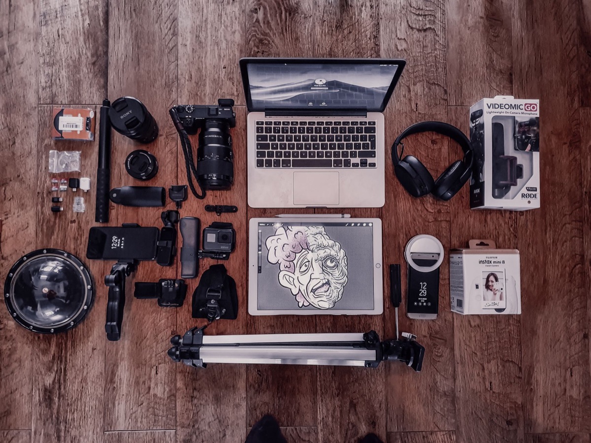 Moderne Tech-Review-Apparatur