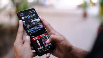 Tech Germania: 93,5% utenti e l'analisi critica dell'era digitale