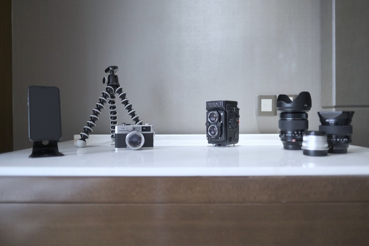 german you-tuber camera gear in studio