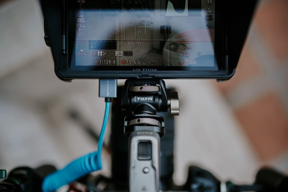 digital camera equipment setup